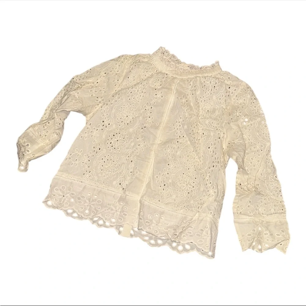 Jennifer & Grace White Floral Keyhole Blouse - Picture 3 of 6